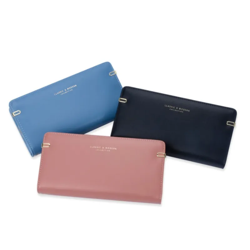 Sparán mór le go leor sliotán cártaí